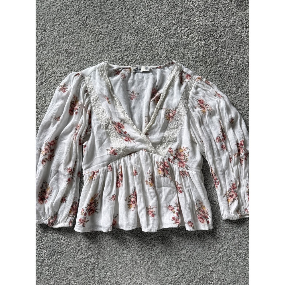 Hollister Womens Floral Peplum Blouse White‎ Lace Trim V-Neck Long Sleeve XS